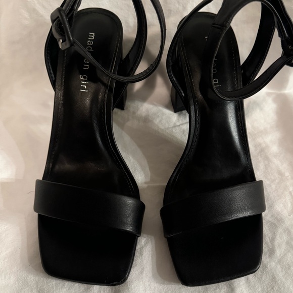 MADDEN GIRL | WOMEN’S WINNII HEELS | ADJUSTABLE STRAP & BUCKLE | BLACK | SIZE 7 - Picture 4 of 10